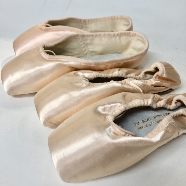 BALLET SHOES, Pair of Pink Pointe Shoes